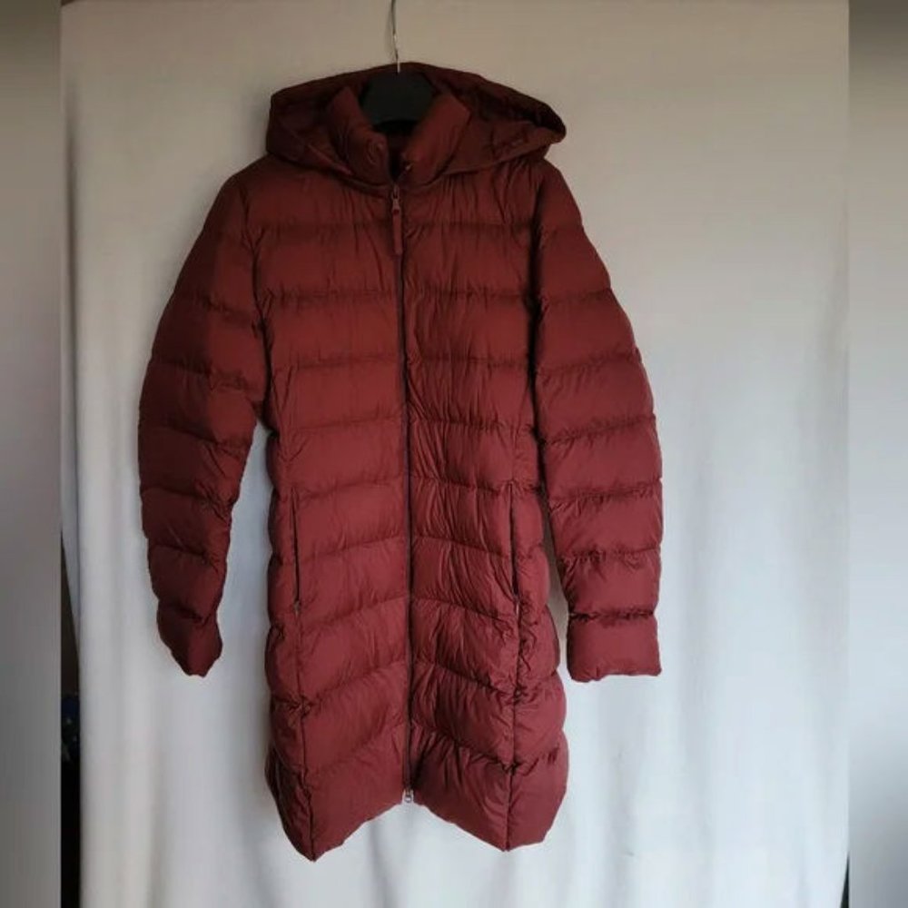 Uniqlo ultralight down coat, size M